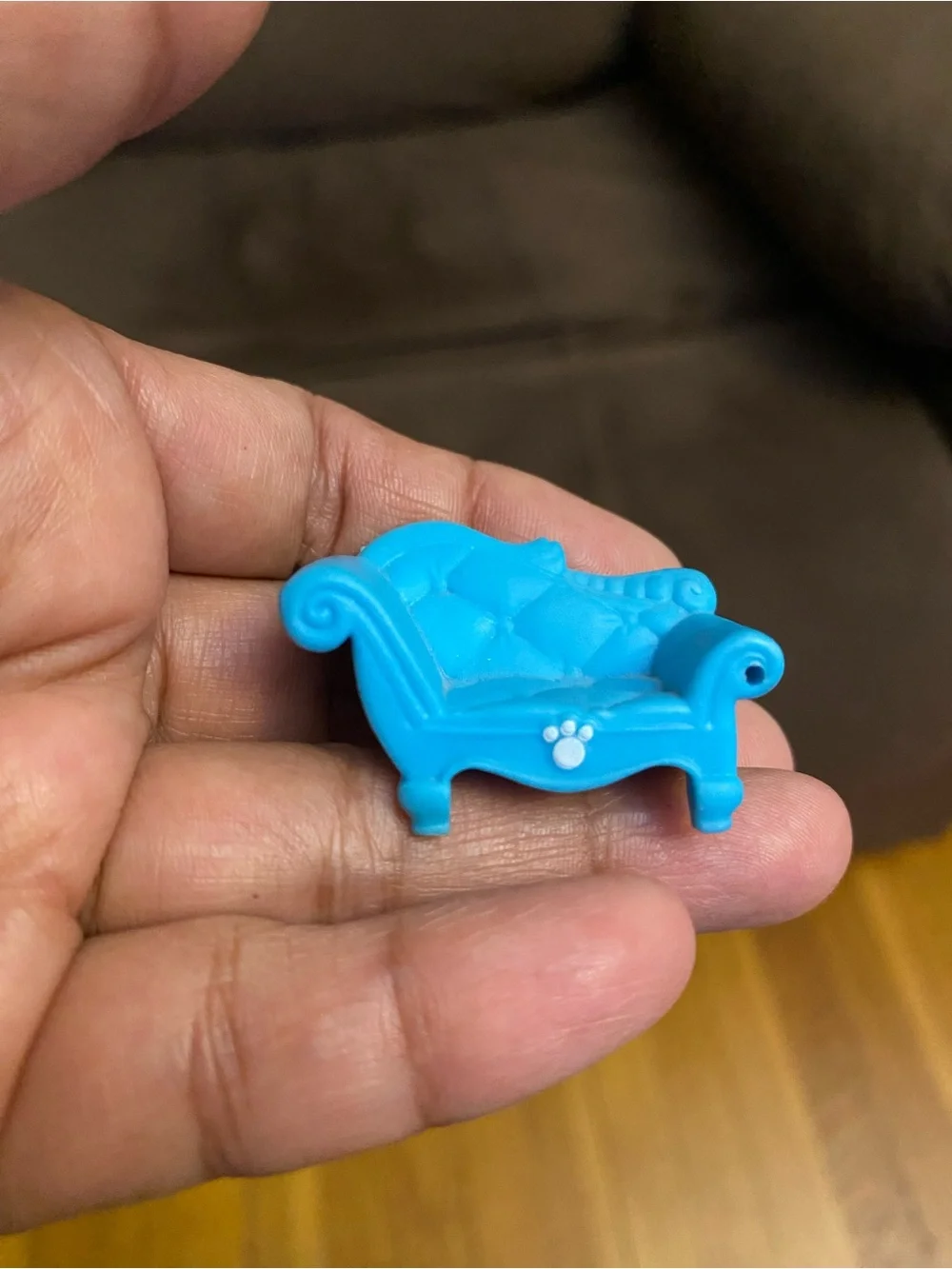 Littlest Pet Shop Blue Glitter Kitten on Bright Blue Chair